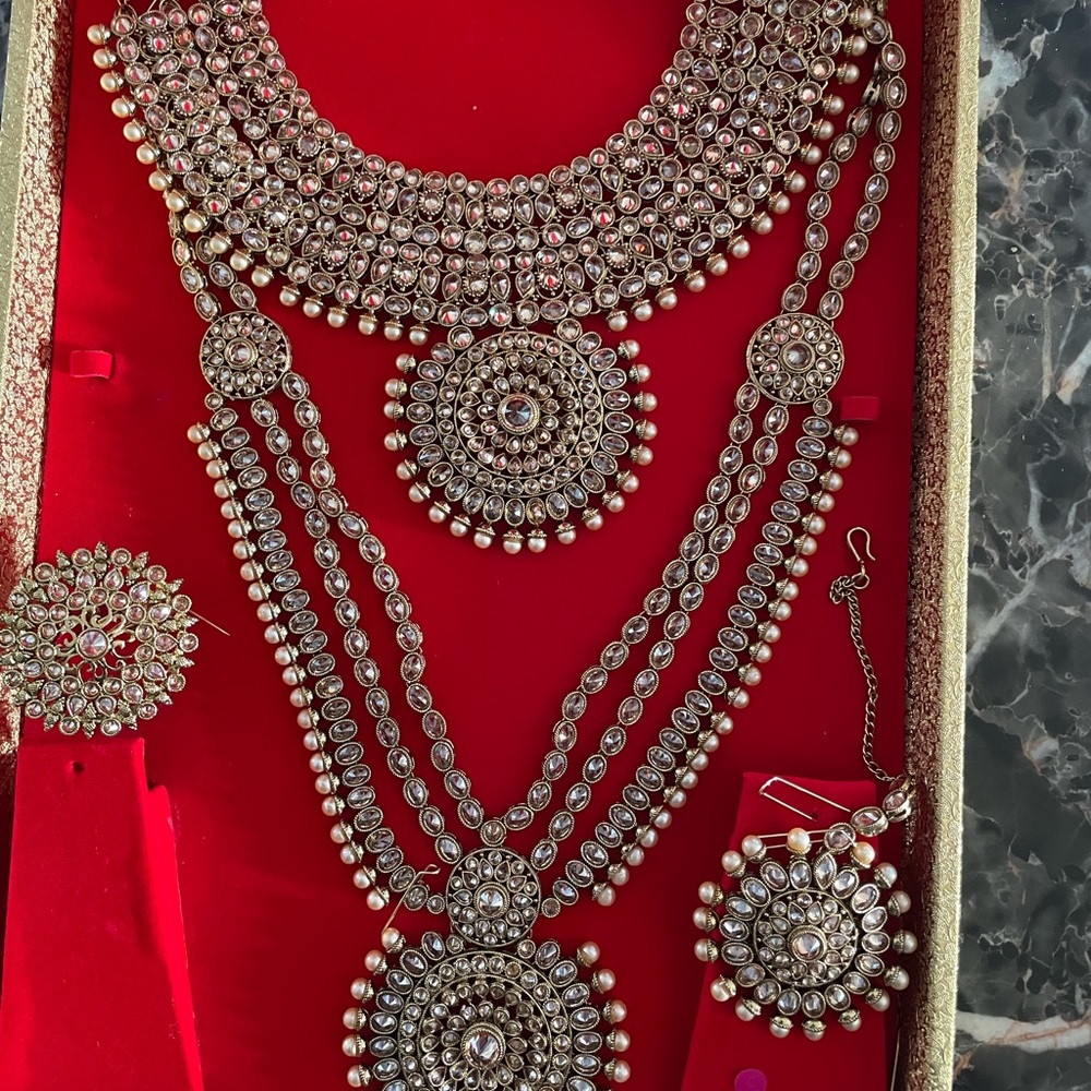 Bridal set